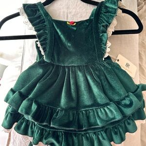 Emerald Green Velvet Formal Dress with Ruffled Sleeves